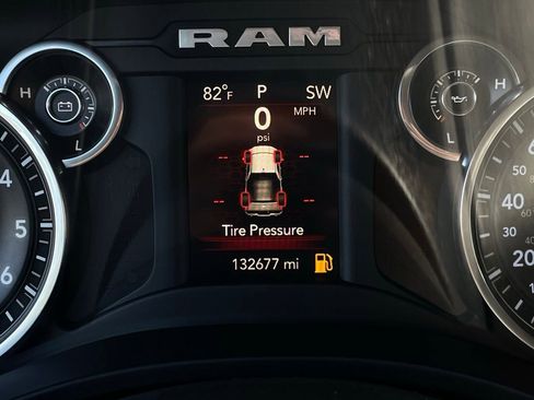 Used 2019 RAM 1500 Big Horn RWD image 15