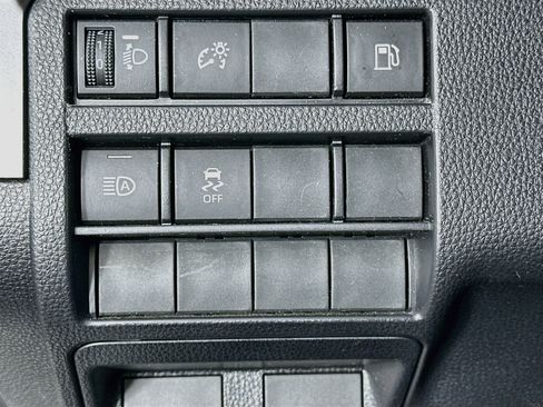 Used 2025 Toyota 4Runner SR5 AWD/4WD image 17