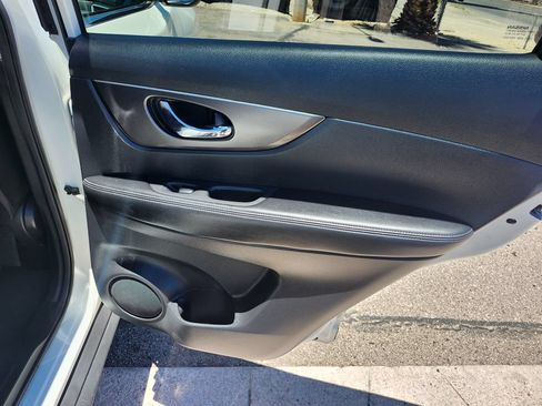 Used 2015 Nissan Rogue SV w/ SV Moonroof Package AWD/4WD image 20