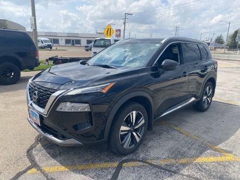 Used 2022 Nissan Rogue SL w/ SL Premium Package image 2