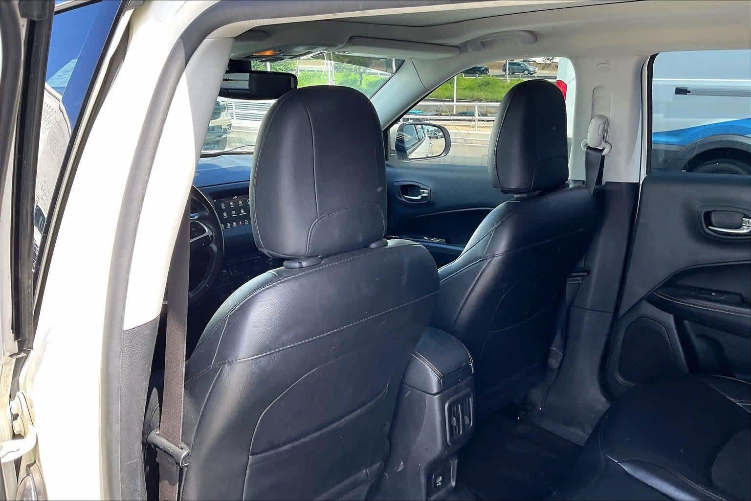 Used 2020 Jeep Compass Latitude w/ Safety & Security Group FWD image 12