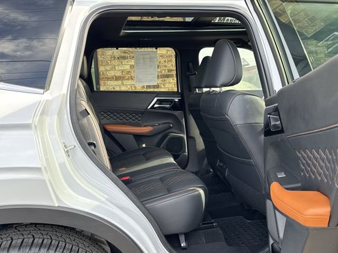 Used 2022 Mitsubishi Outlander SEL image 14