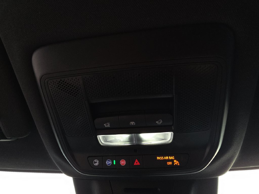 Used 2025 Chevrolet Equinox EV RS w/ Convenience Package II FWD image 24