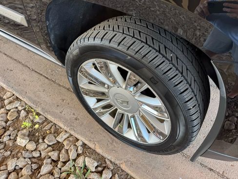 Used 2019 Cadillac Escalade Platinum image 34