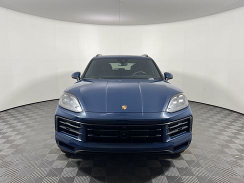 Certified 2025 Porsche Cayenne AWD/4WD image 10