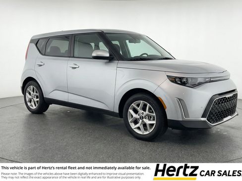 Used 2025 Kia Soul LX w/ LX Technology Package FWD image 1