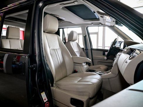 Used 2016 Land Rover LR4 HSE Silver Edition image 30