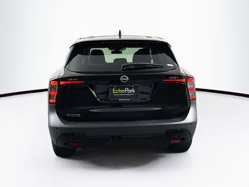Used 2025 Nissan Kicks SV image 7