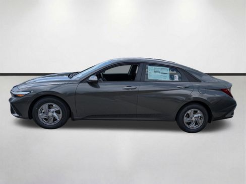 New 2026 Hyundai Elantra SE FWD image 7