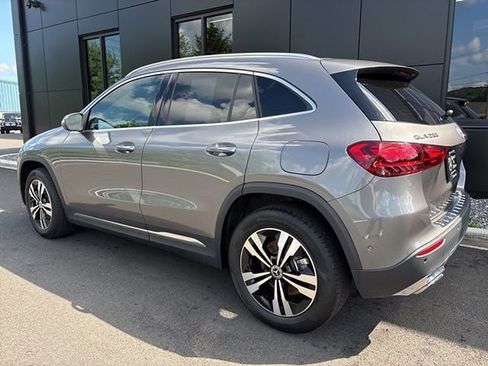 Used 2025 Mercedes-Benz GLA 250 4MATIC image 3