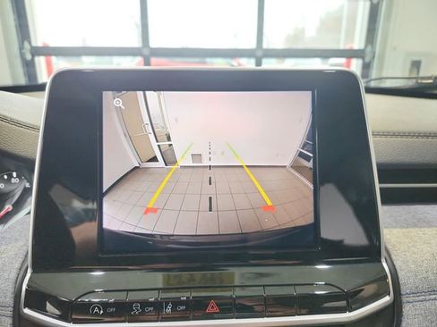 Used 2022 Jeep Compass Latitude w/ Sun and Sound Group image 16