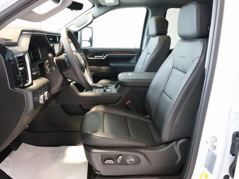New 2026 GMC Sierra 3500 Denali w/ Denali Reserve Package image 14