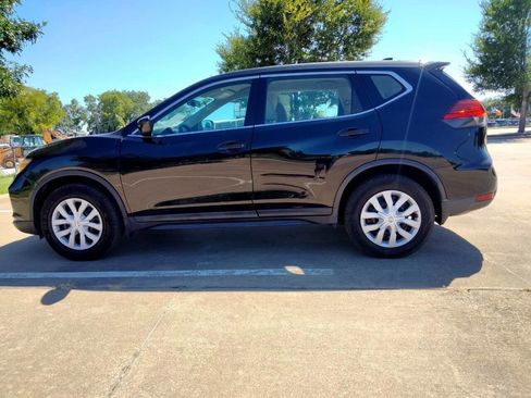 Used 2017 Nissan Rogue S image 8