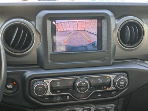 Used 2021 Jeep Gladiator Sport AWD/4WD image 33