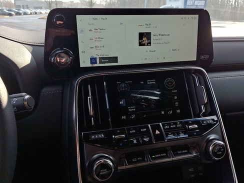 New 2025 Lexus LX 700h F Sport image 10