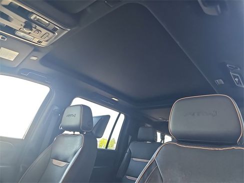 Used 2022 GMC Yukon XL AT4 w/ AT4 Premium Plus Package image 15