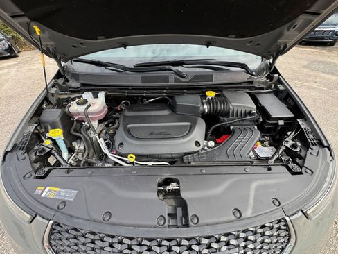 Used 2025 Chrysler Pacifica Select image 30