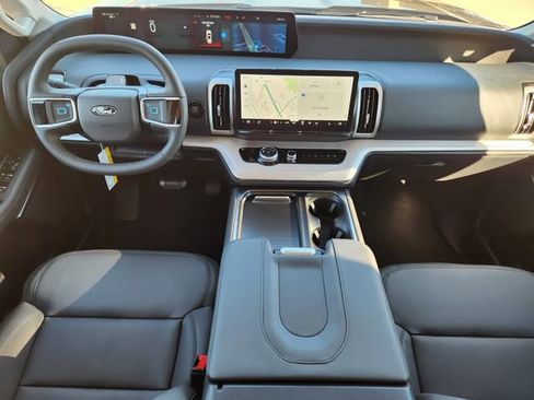 New 2026 Ford Expedition Active image 25