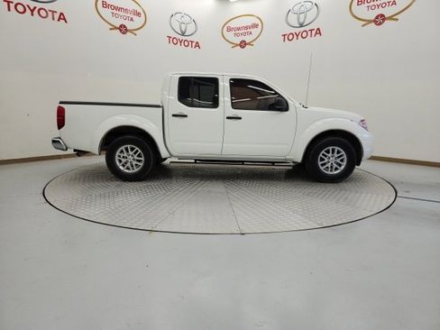Used 2017 Nissan Frontier SV w/ SV Value Truck Package image 3