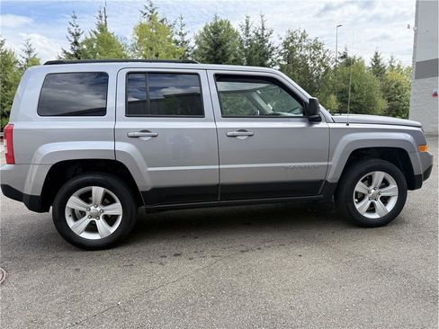 Used 2017 Jeep Patriot Latitude image 6