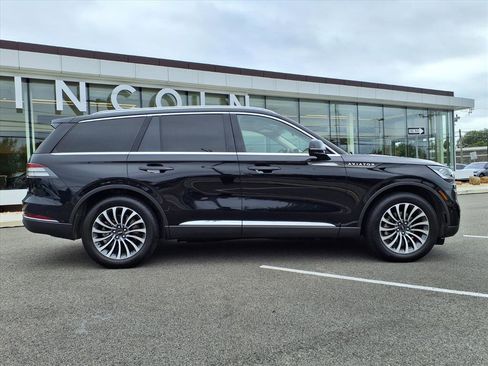 Used 2021 Lincoln Aviator Reserve w/ Equipment Group 201A image 8
