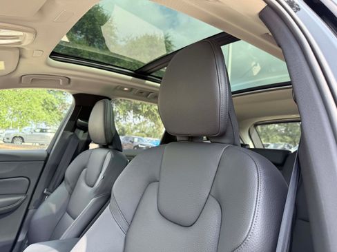 Certified 2025 Volvo XC60 B5 Plus AWD/4WD image 14