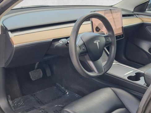 Used 2023 Tesla Model 3 Standard Range RWD image 10