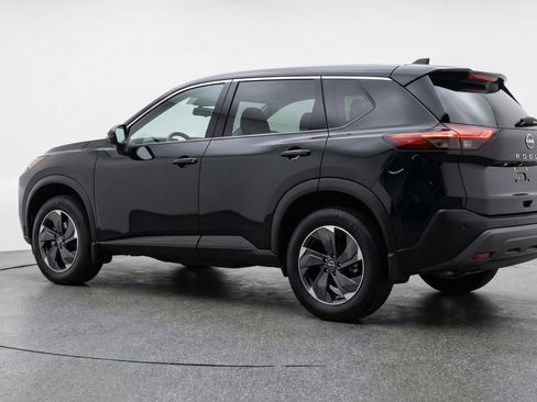 Used 2025 Nissan Rogue SV AWD/4WD image 6
