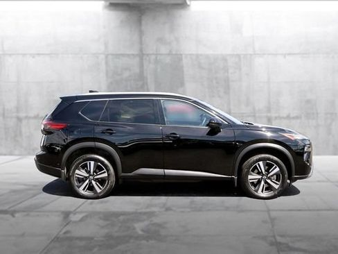 Certified 2025 Nissan Rogue SL w/ Tech Package AWD/4WD image 5