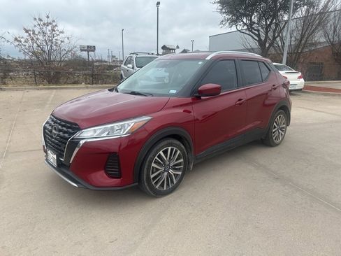 Certified 2022 Nissan Kicks SV image 1