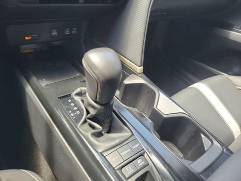 Used 2025 Toyota Camry SE FWD image 27