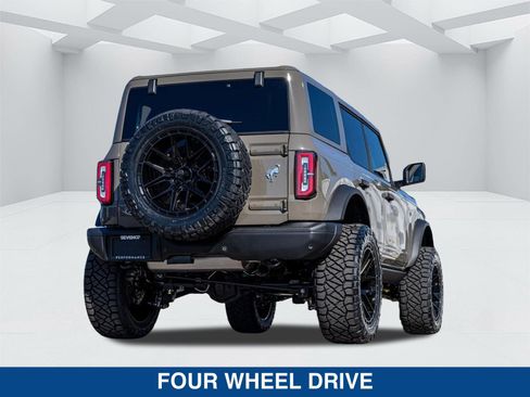 Used 2025 Ford Bronco Badlands AWD/4WD image 3