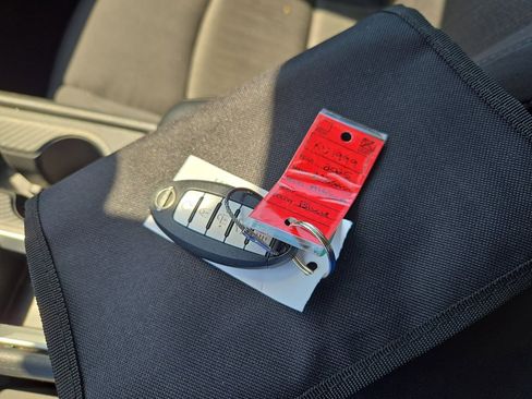 Used 2025 Nissan Altima 2.5 SV image 36