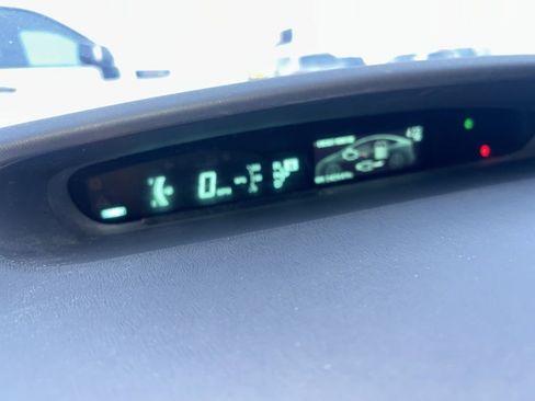 Used 2015 Toyota Prius Three image 8