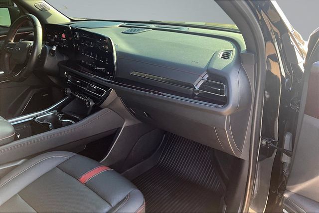 Used 2025 Chevrolet Traverse RS w/ LPO, Floor Liner Package FWD image 27