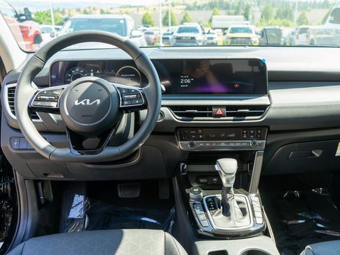 New 2026 Kia Seltos SX w/ SX Sunroof Package image 14