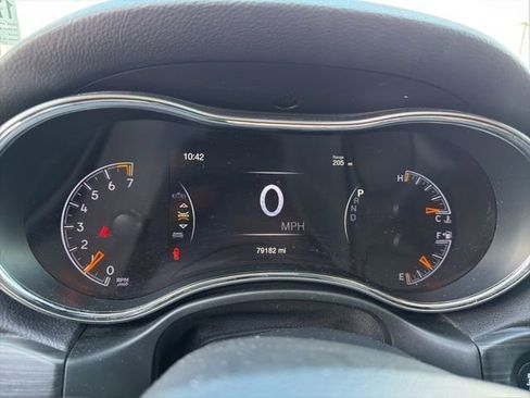 Used 2020 Jeep Grand Cherokee Laredo image 24