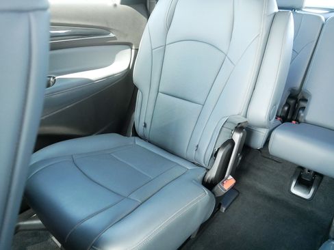 Used 2023 Buick Enclave Essence w/ Experience Buick Package AWD/4WD image 12