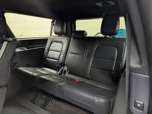 Used 2023 Lincoln Navigator L Reserve image 9