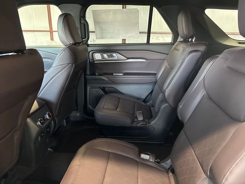New 2026 Ford Explorer Platinum image 12