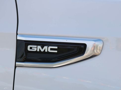 Used 2022 GMC Yukon XL Denali AWD/4WD image 10