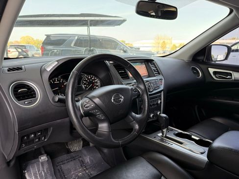 Used 2019 Nissan Pathfinder SL image 19