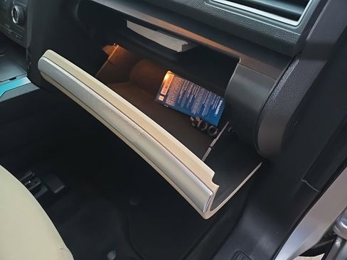 Used 2017 Ford Explorer XLT image 71