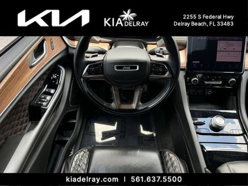 Used 2021 Jeep Grand Cherokee L Summit w/ Luxury Tech Group V AWD/4WD image 12