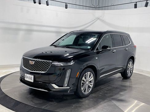 Used 2025 Cadillac XT6 Premium Luxury image 8