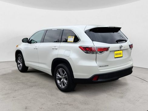 Used 2015 Toyota Highlander LE FWD image 7