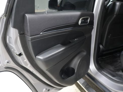 Used 2019 Jeep Grand Cherokee Limited image 20