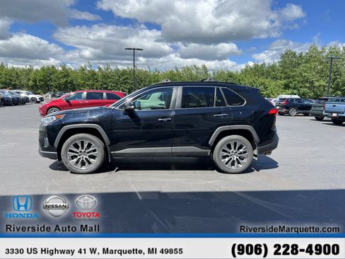 Used 2019 Toyota RAV4 Limited AWD/4WD image 4