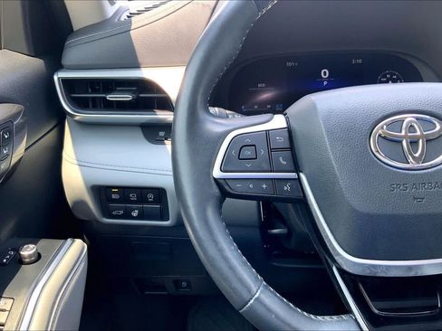 Used 2023 Toyota Highlander Platinum FWD image 24