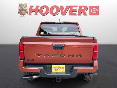 Used 2025 Toyota Tacoma TRD Sport AWD/4WD image 3